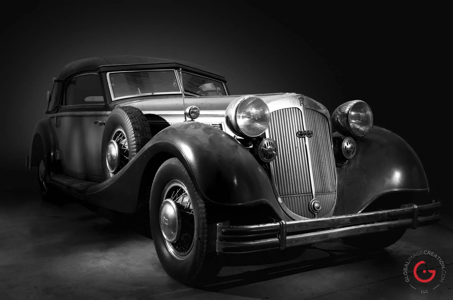 Front 3/4 View - Horch Barn Find, Branson Classic Car Auction - Professional Car Photographer, Automotive Photography